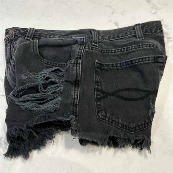 Abercrombie & Fitch black distressed shorts size 2/ w26 - Picture 9 of 9